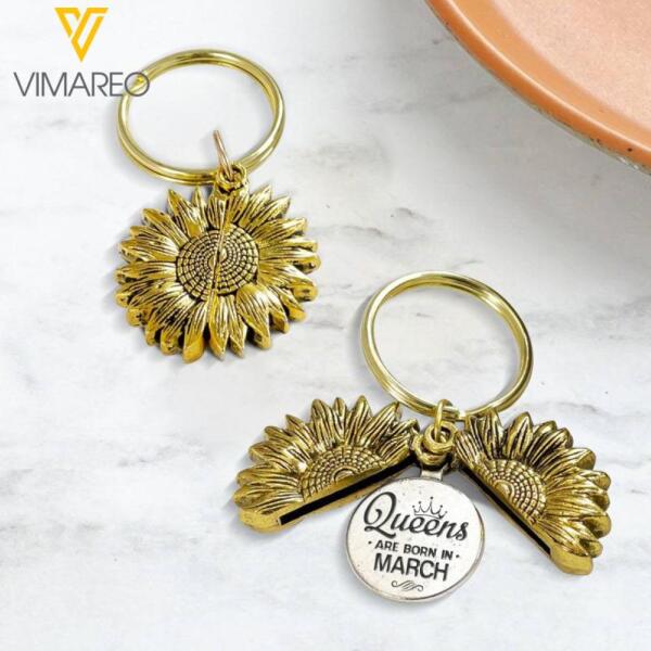 QUEENS ARE BORN IN MARCH KEYCHAIN 22JAN-DT03