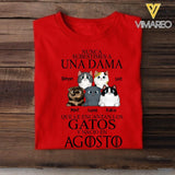 PERSONALIZED NUNCA SUBESTIMES A UNA DAMA QUE LE ENCANTAN LOS GATOS AGOSTO TSHIRT QTTQ0504