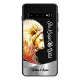PERSONALIZED HE KEEPS ME SAFE SHE KEEPS ME WIFE COUPLE LION PHONECASE QTDT0505